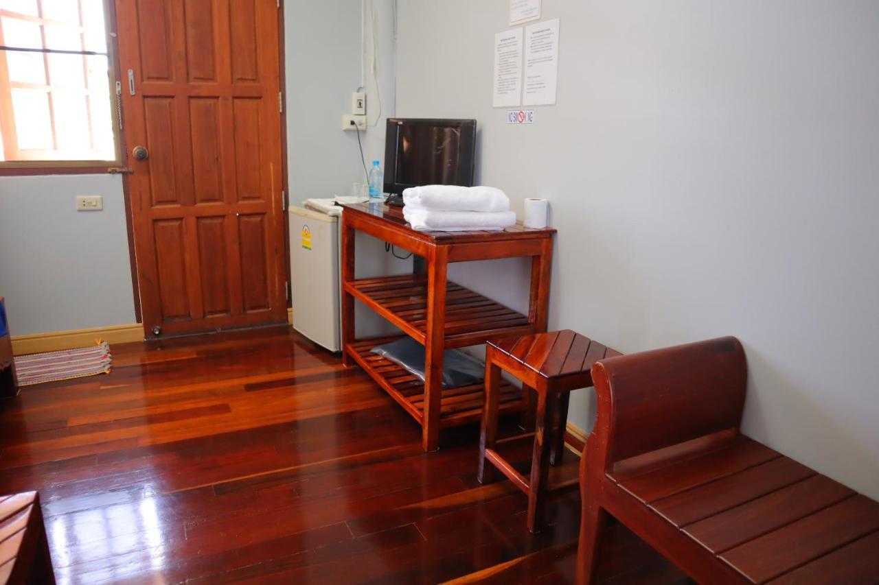 Ban Sulada Guest House Laem Ngop Экстерьер фото