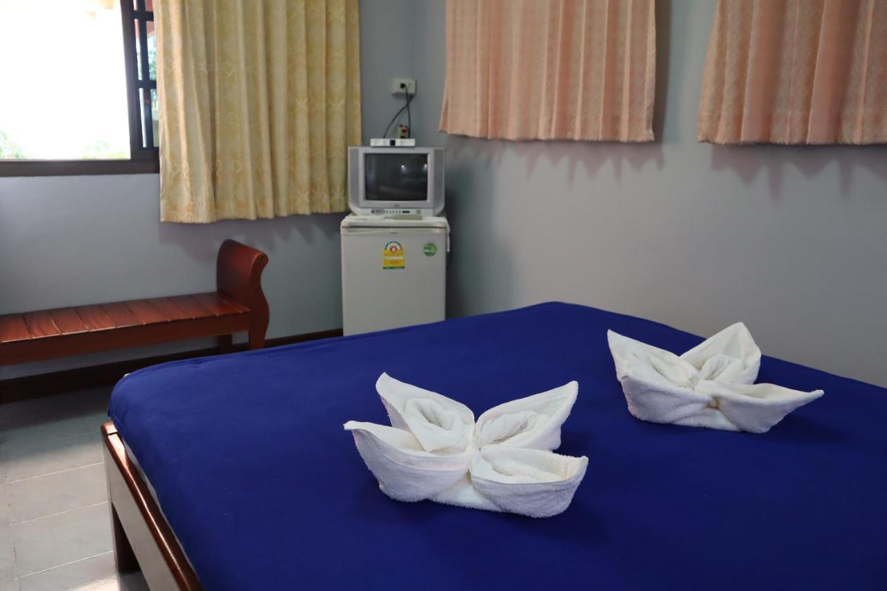 Ban Sulada Guest House Laem Ngop Экстерьер фото