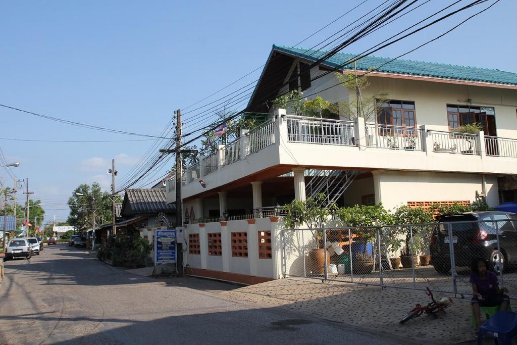 Ban Sulada Guest House Laem Ngop Экстерьер фото