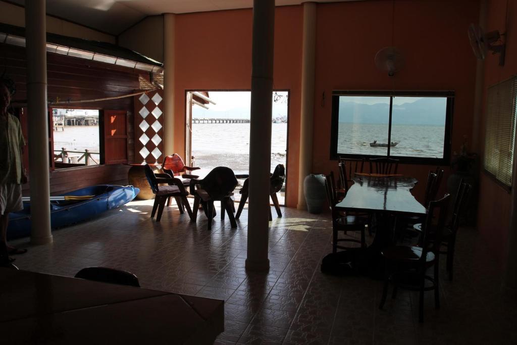 Ban Sulada Guest House Laem Ngop Экстерьер фото