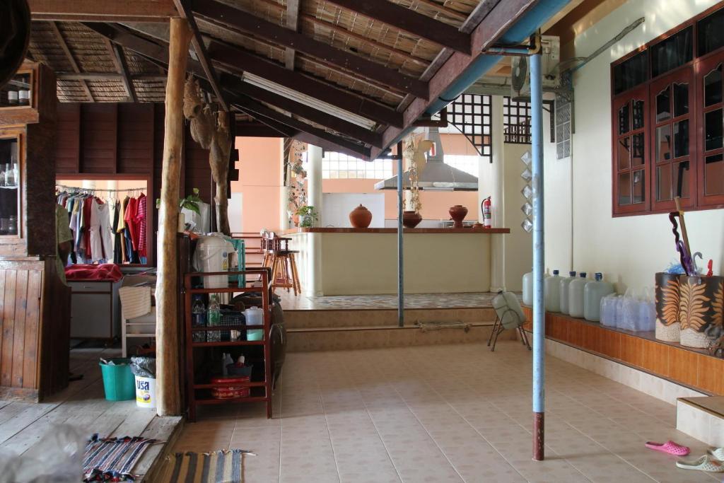 Ban Sulada Guest House Laem Ngop Экстерьер фото